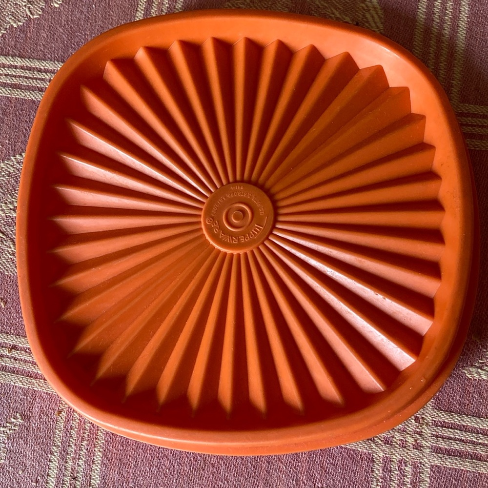 Vintage Tupperware orange Servolier lid